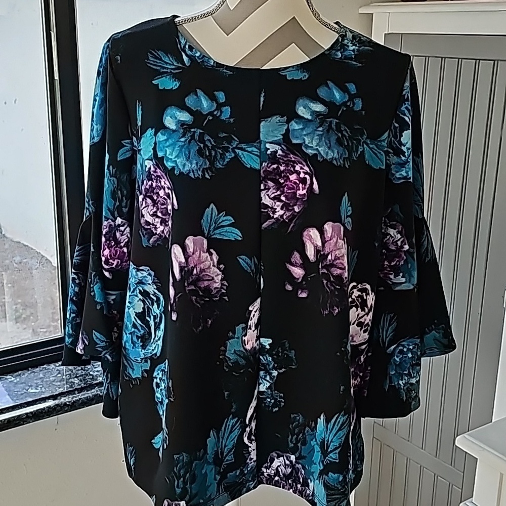 Worthington floral print top size petite large